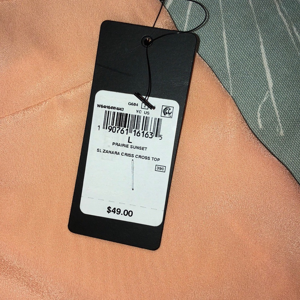 GUESS size L, color Prairie Sunset top - Picture 4 of 4